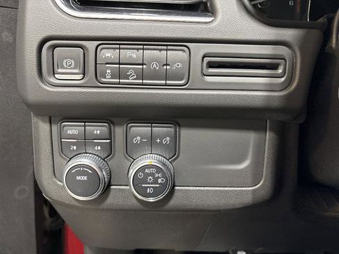 Used 2021 GMC Yukon XL AT4 AWD/4WD image 16