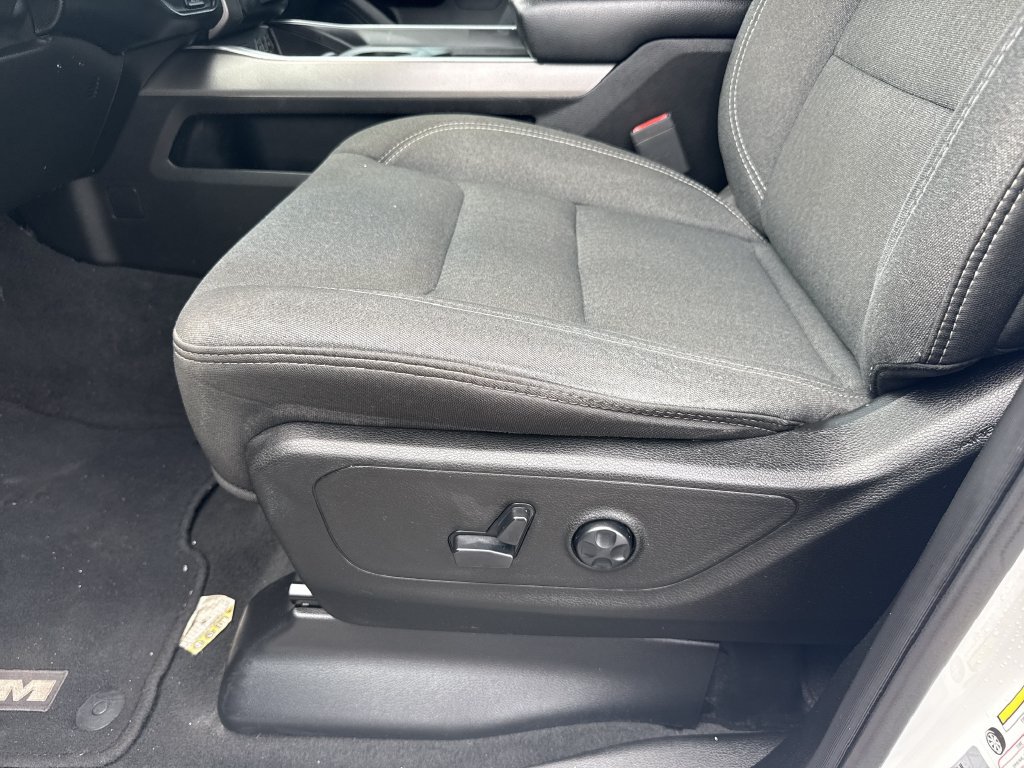 Used 2019 RAM 1500 Big Horn AWD/4WD image 12