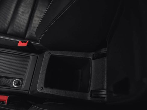 Used 2018 Volkswagen Golf R 4-Door image 61