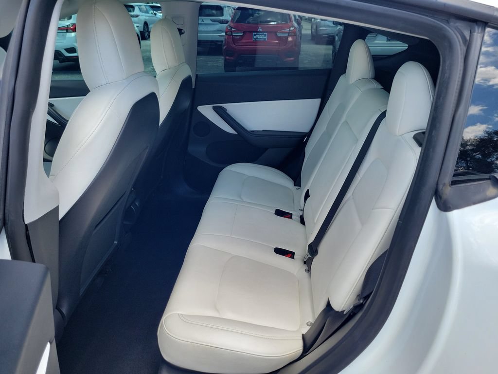 Used 2022 Tesla Model Y Performance AWD/4WD image 9