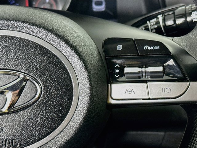 Used 2021 Hyundai Elantra SEL FWD image 12