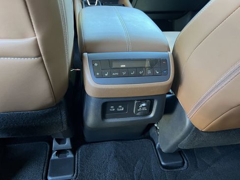 Certified 2025 Nissan Pathfinder Platinum w/ Cargo Package FWD image 27