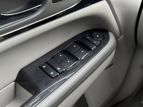 Used 2017 Buick Enclave Leather AWD/4WD image 26