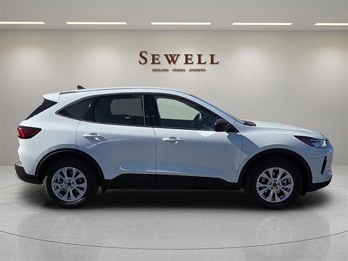 New 2026 Ford Escape Active image 5