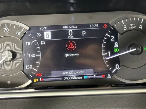 Used 2020 Land Rover Range Rover Evoque S image 18