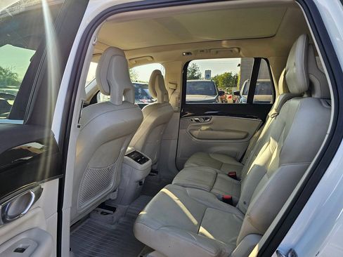 Used 2016 Volvo XC90 T6 Momentum AWD/4WD image 9