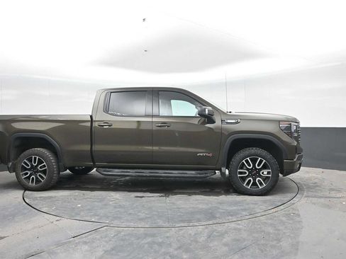 Used 2023 GMC Sierra 1500 AT4 w/ AT4 Premium Package AWD/4WD image 9