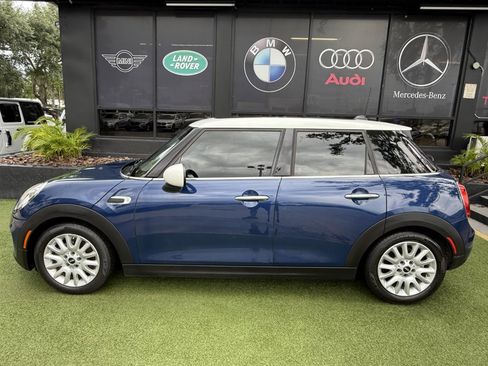 Used 2016 MINI Cooper 4-Door Hardtop FWD image 8