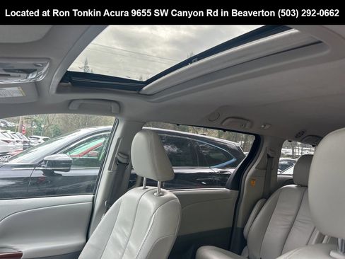 Used 2011 Toyota Sienna XLE image 11