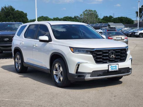 Used 2024 Honda Pilot EX-L image 3