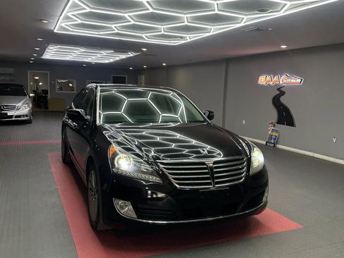 Used 2015 Hyundai Equus Signature RWD image 1