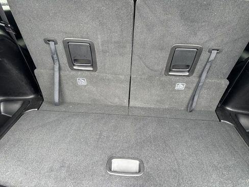 Used 2023 Jeep Grand Cherokee L Limited w/ Black Appearance Package image 11