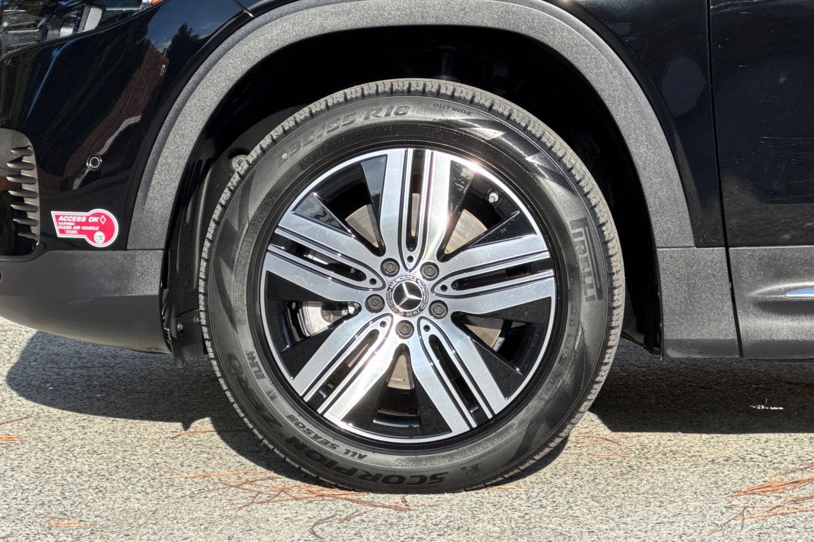 Certified 2023 Mercedes-Benz EQB 300 4MATIC image 36