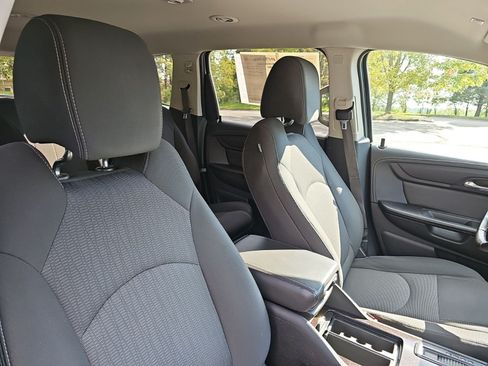 Used 2017 Chevrolet Traverse LT w/ Style and Technology Package AWD/4WD image 12