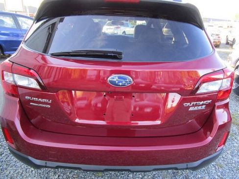 Used 2018 Subaru Outback 2.5i Limited image 7