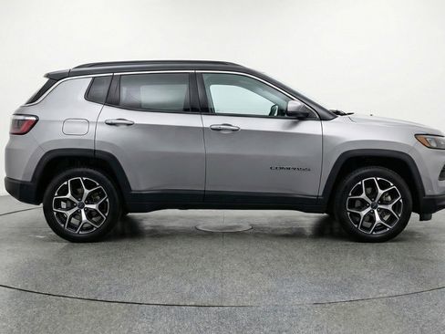Used 2025 Jeep Compass Limited AWD/4WD image 11
