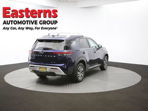 Used 2024 Nissan Pathfinder SL image 40