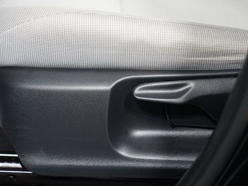 Certified 2025 Toyota Corolla Cross L image 31