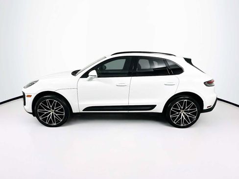 Certified 2026 Porsche Macan AWD/4WD image 2