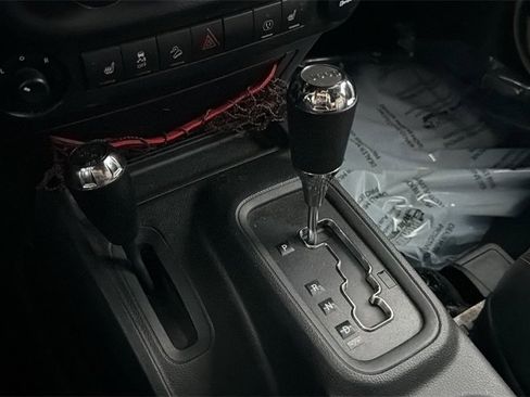 Used 2017 Jeep Wrangler Rubicon image 33