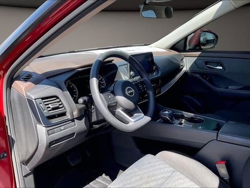 Used 2023 Nissan Rogue SV image 12