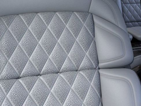 New 2026 Lincoln Navigator L Black Label AWD/4WD image 16