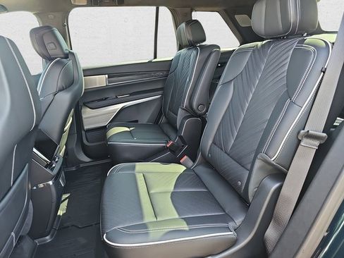 New 2026 Cadillac Vistiq Platinum w/ LPO, Floor Liner Package image 17