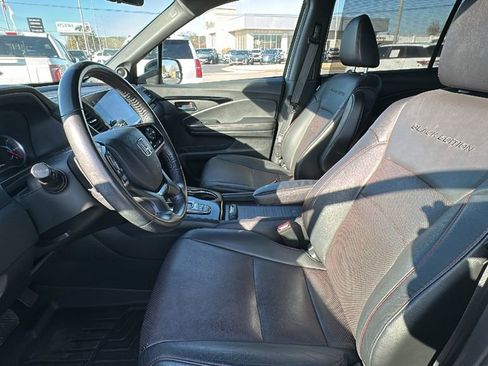 Used 2022 Honda Pilot Black Edition image 9