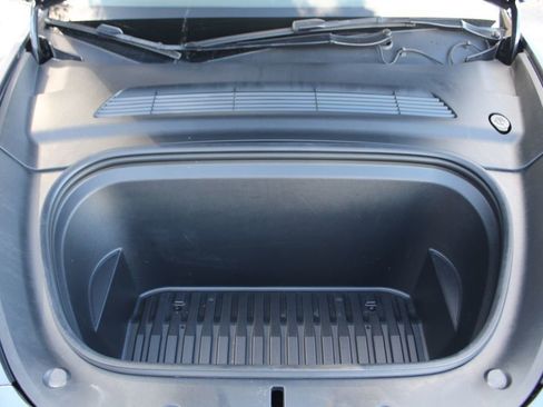 Used 2021 Tesla Model Y Long Range image 29