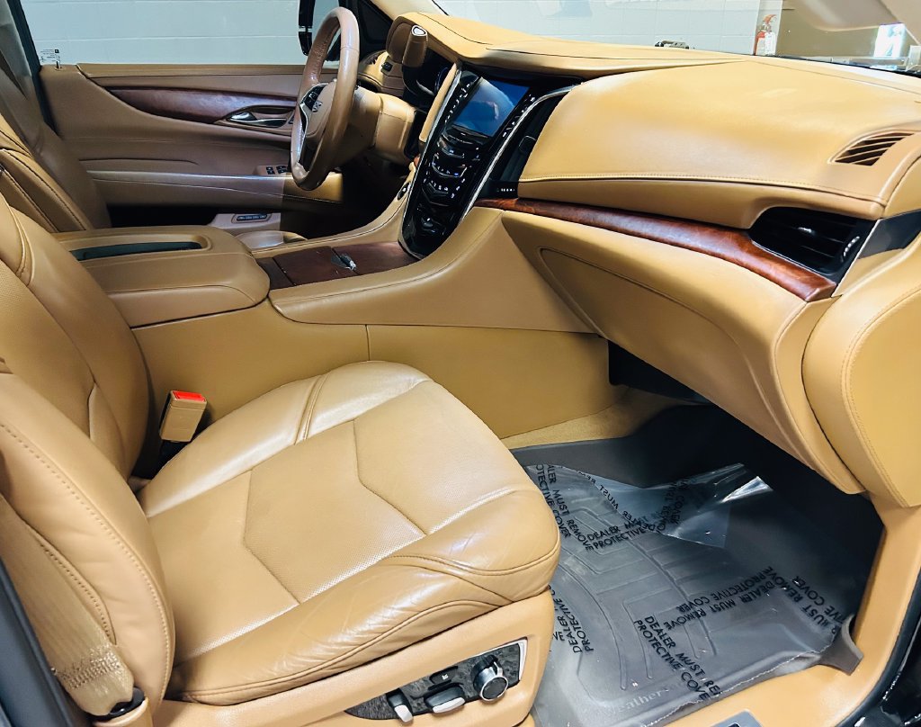 Used 2016 Cadillac Escalade ESV Platinum AWD/4WD image 20