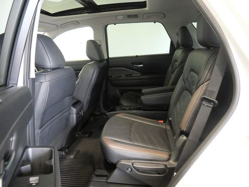 Used 2024 Nissan Pathfinder Platinum AWD/4WD image 26