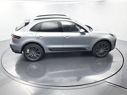 Certified 2026 Porsche Macan AWD/4WD image 40