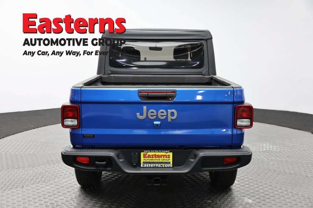 Used 2021 Jeep Gladiator Overland AWD/4WD image 6