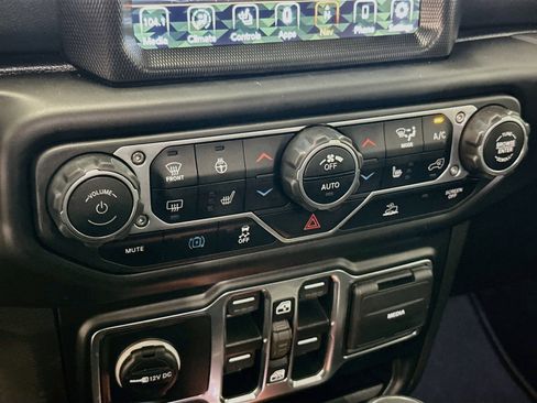 Used 2023 Jeep Wrangler Unlimited Sahara w/ Cold Weather Group AWD/4WD image 24