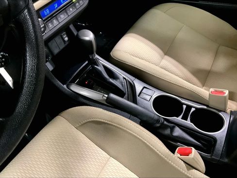 Used 2015 Toyota Corolla LE FWD image 17
