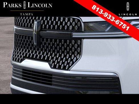 New 2026 Lincoln Navigator Reserve AWD/4WD image 17