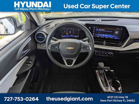 Used 2025 Chevrolet Trax LT w/ Driver Confidence Package FWD image 18