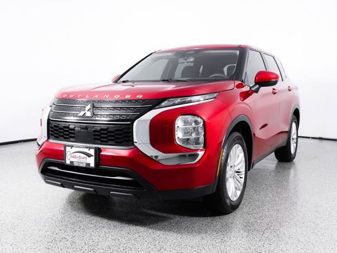 Used 2022 Mitsubishi Outlander ES AWD/4WD image 3