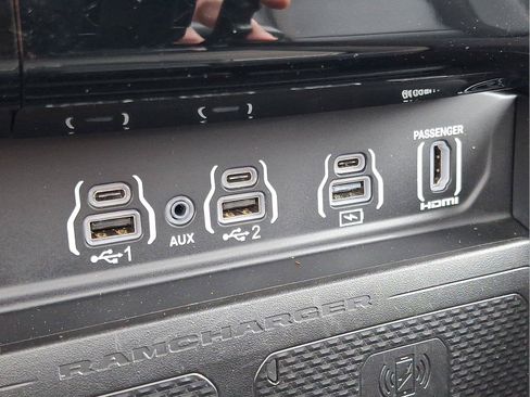 Used 2025 RAM 1500 Limited AWD/4WD image 22