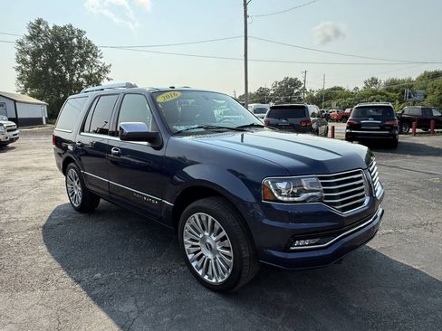 Used 2016 Lincoln Navigator Select AWD/4WD image 7
