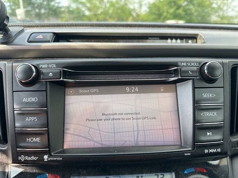Used 2018 Toyota RAV4 XLE AWD/4WD image 8