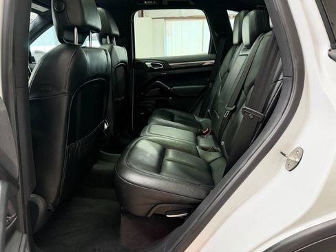 Used 2016 Porsche Cayenne Diesel AWD/4WD image 13