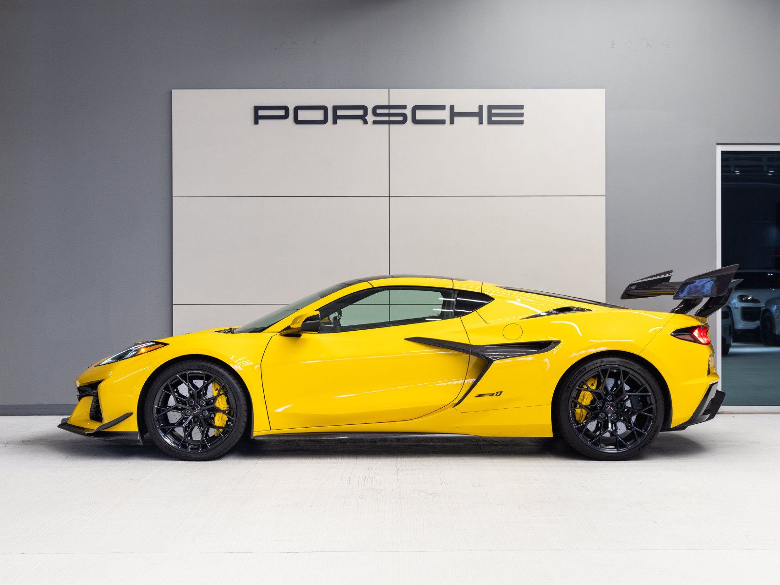 Used 2026 Chevrolet Corvette ZR1 w/ ZR1 Carbon Fiber Aero Package RWD image 2