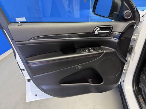 Used 2021 Jeep Grand Cherokee Trailhawk w/ Trailhawk Luxury Group AWD/4WD image 9