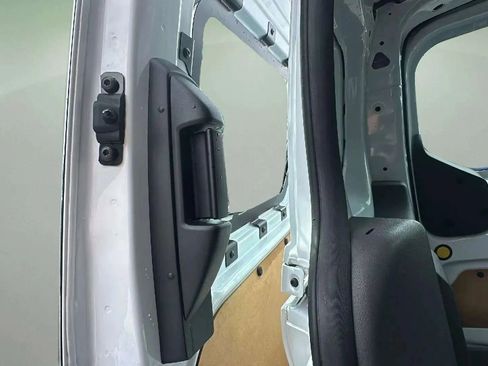 Used 2019 Ford Transit Connect XL image 16