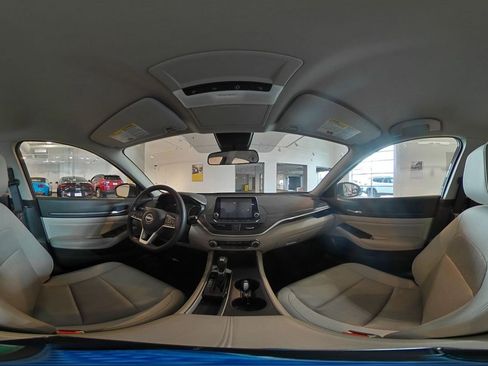 Used 2025 Nissan Altima 2.5 SV image 41