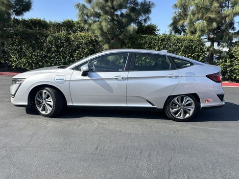 Used 2018 Honda Clarity Touring image 3