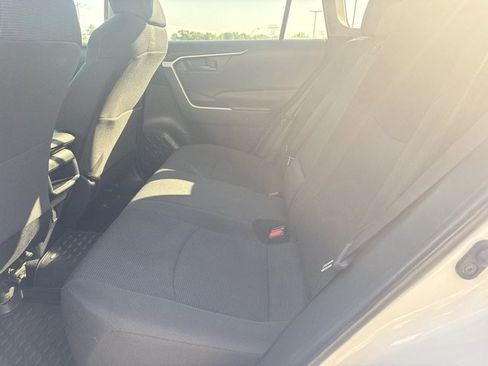 Used 2020 Toyota RAV4 LE AWD/4WD image 7