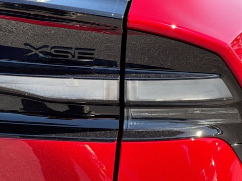 New 2026 Toyota Prius Plug-In Hybrid FWD image 32