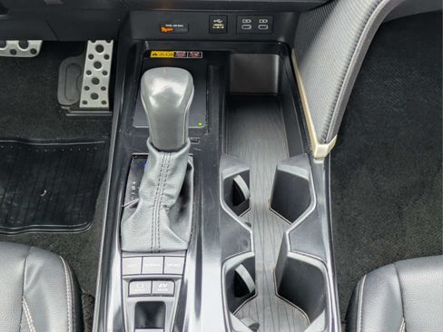 Used 2025 Toyota Camry SE FWD image 15
